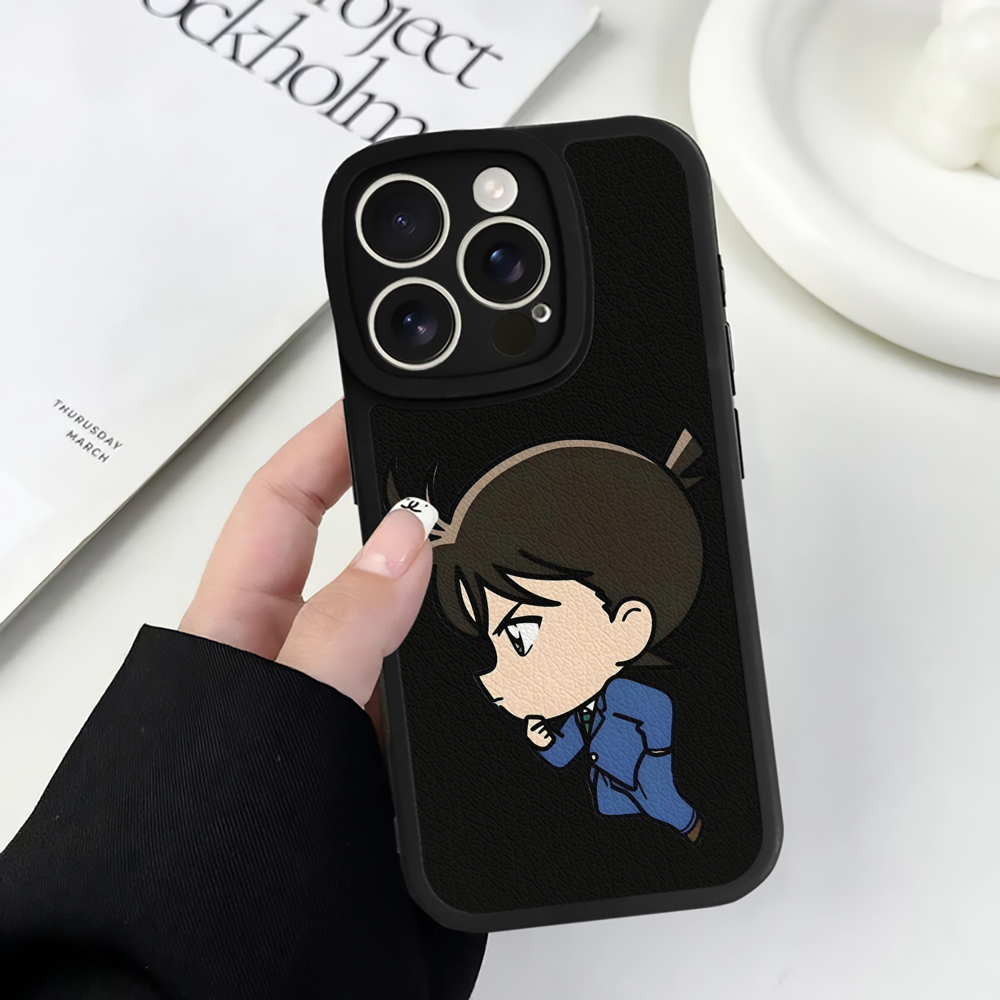（画像用） 名探偵コナン 江戸川 コナン Detective Conan Conan Edogawa 【iPhone 16シリーズ対応】シリコンスマホケース（レザー調） 材質：シリコン